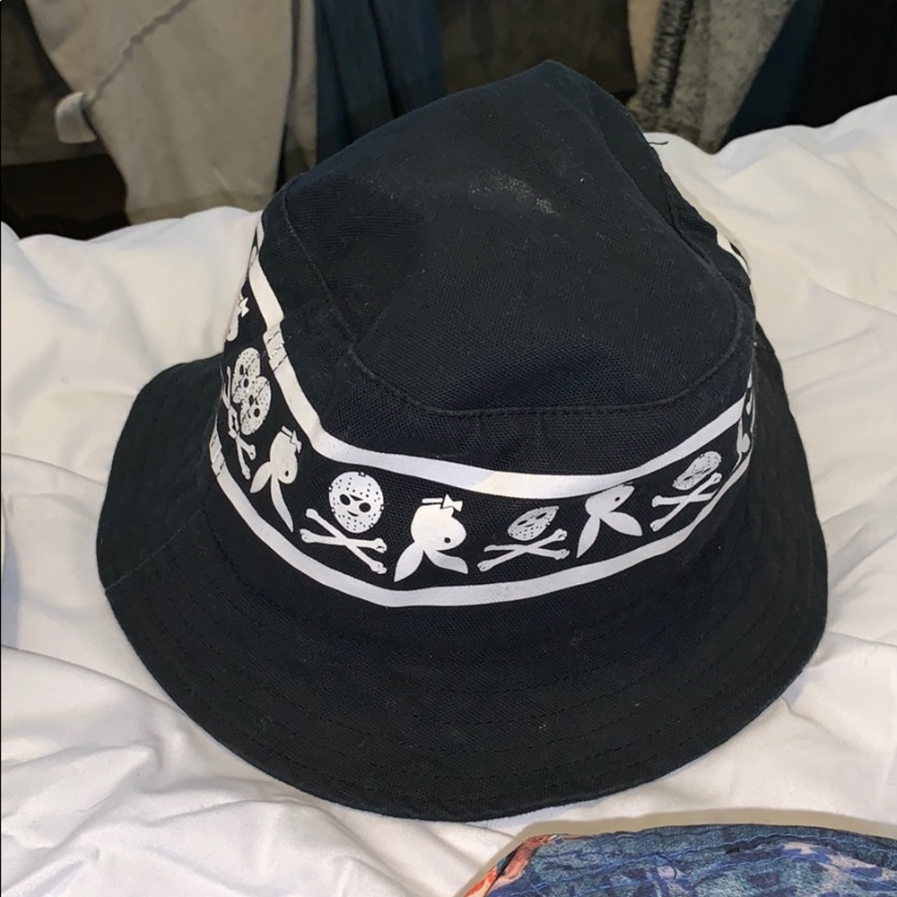 Bucket hats - Picture 4 of 6